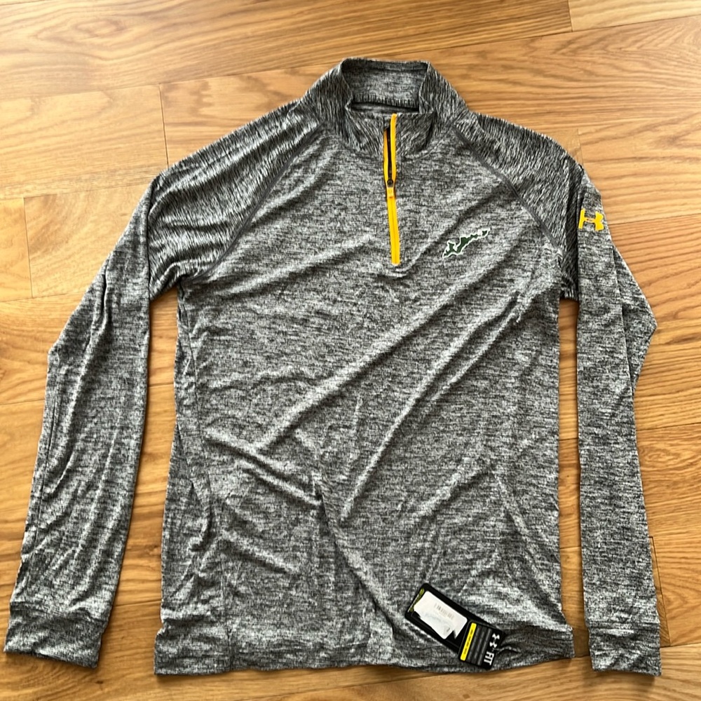 BNWT under armour 1/4 zip with Fishers Island logo mens sz M